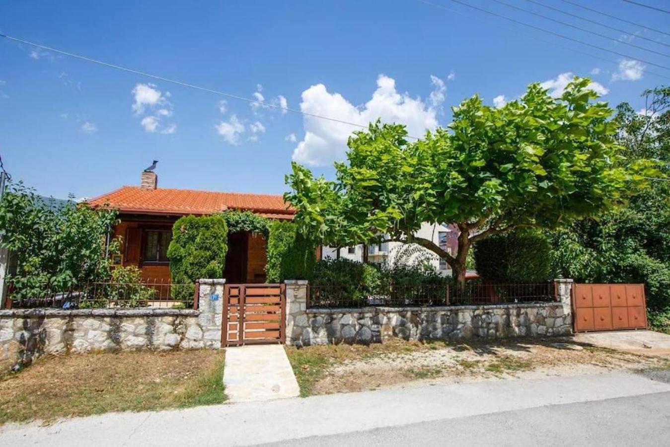 Wooden House In Ioannina Lägenhet Exteriör bild